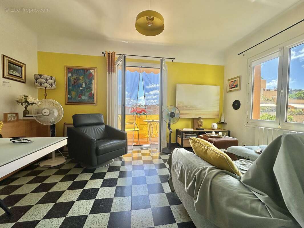 Appartement à ROQUEBRUNE-CAP-MARTIN