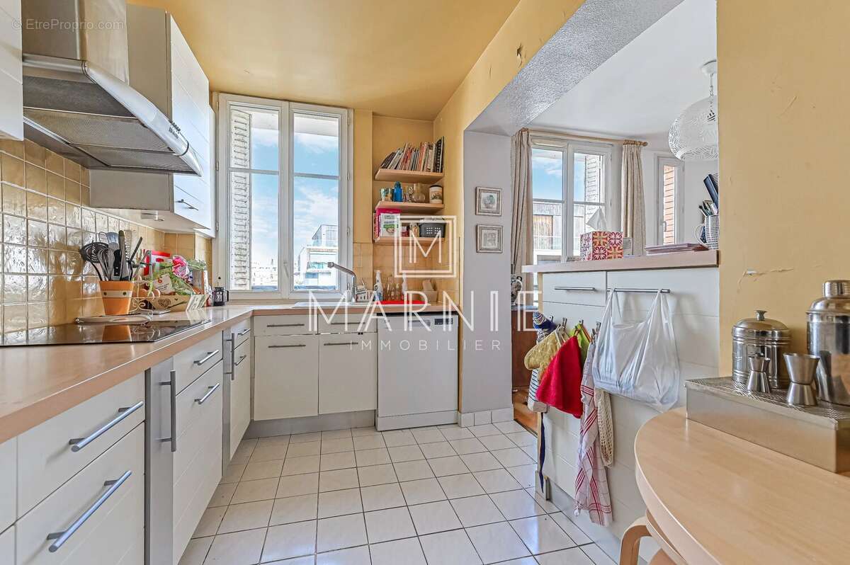 Appartement à PARIS-15E