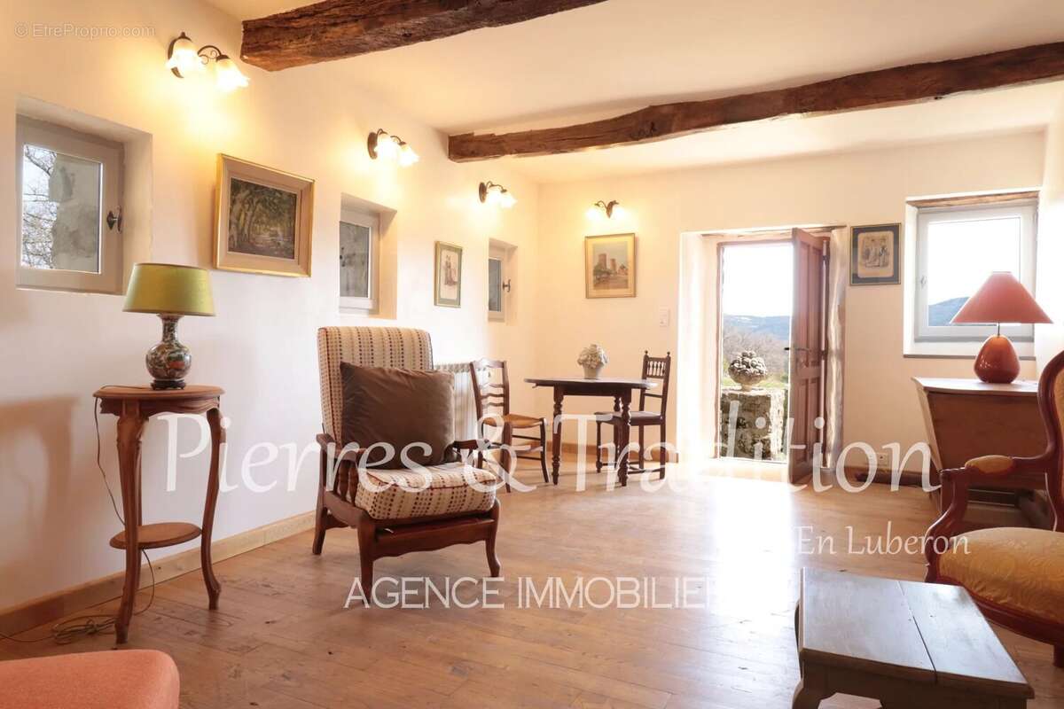 Maison à SIMIANE-LA-ROTONDE