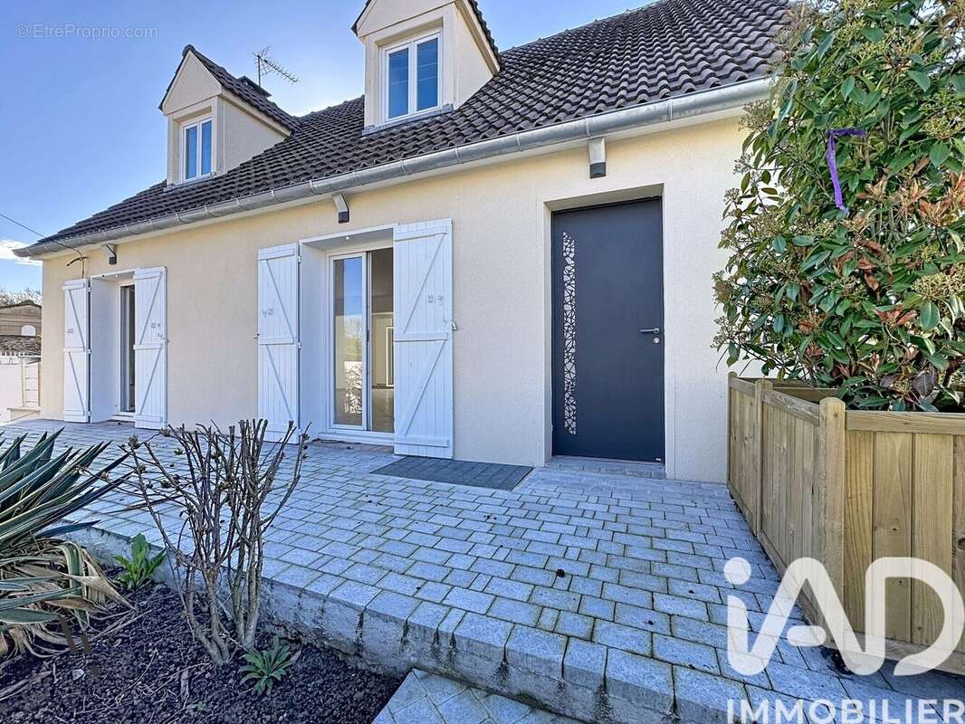Maison 181 m² à Montmagny  - photo 2