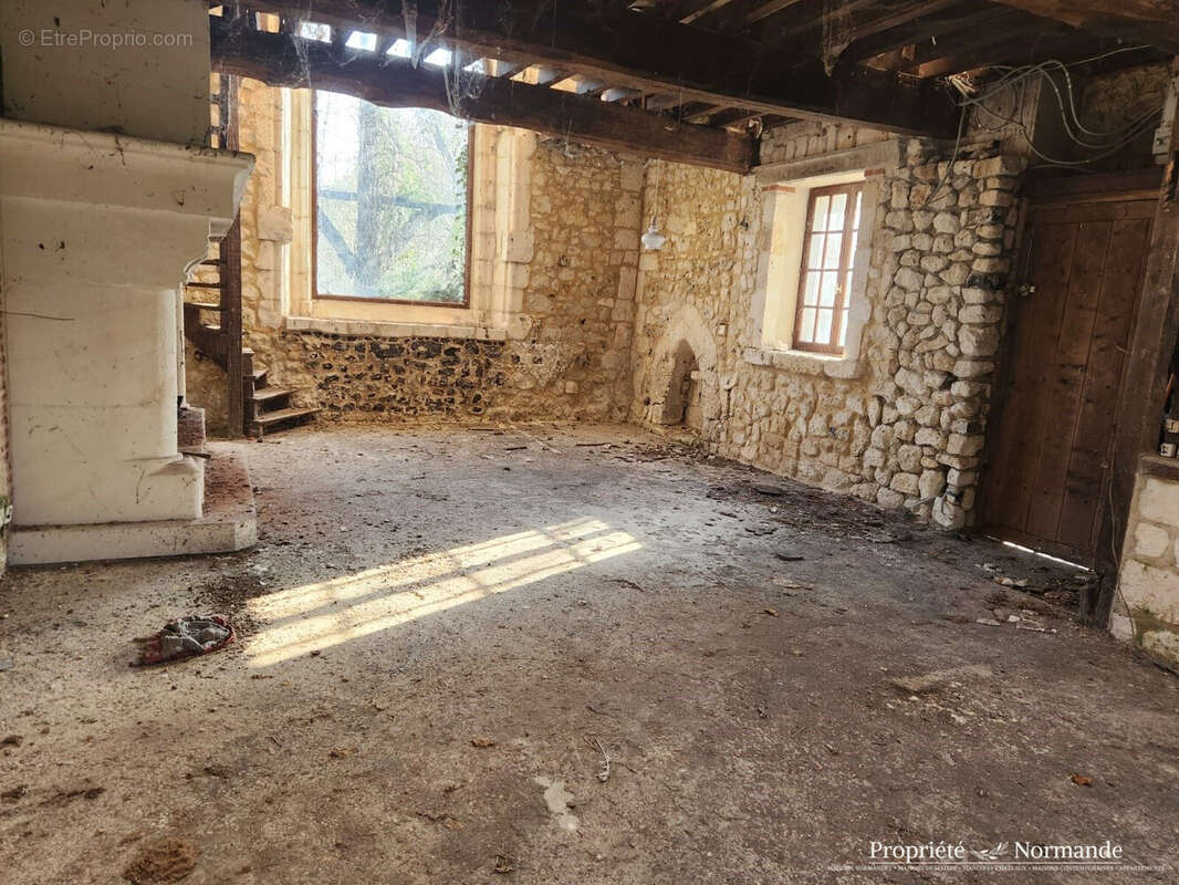 Maison à SAINT-SAMSON-DE-LA-ROQUE