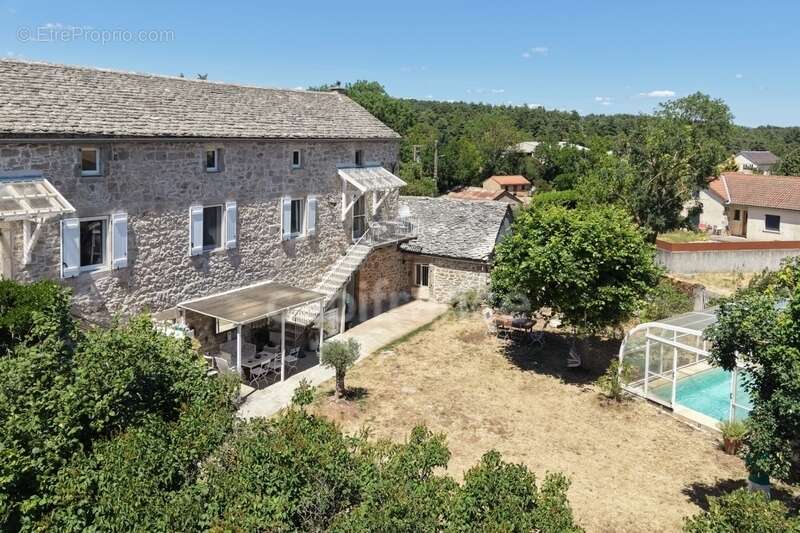 Propriété 203 m² habitables et 265 m² de dépendances - photo 5