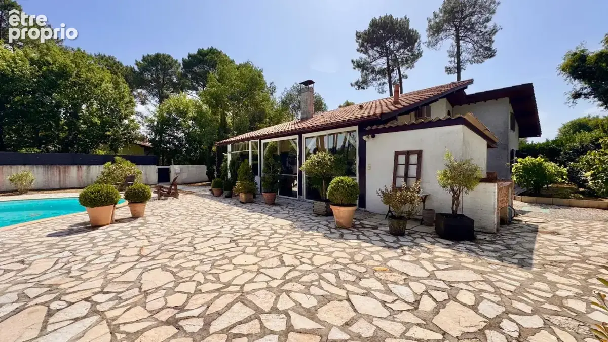 Maison avec piscine et grand garage - photo 5