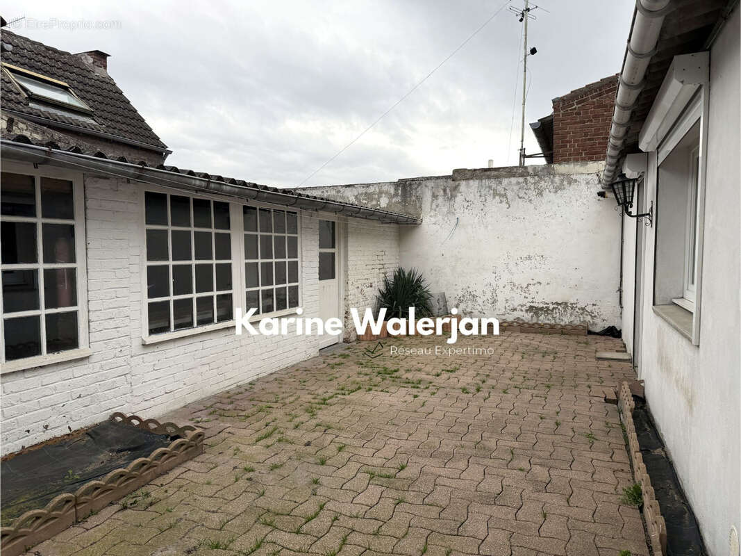 Maison à COURRIERES