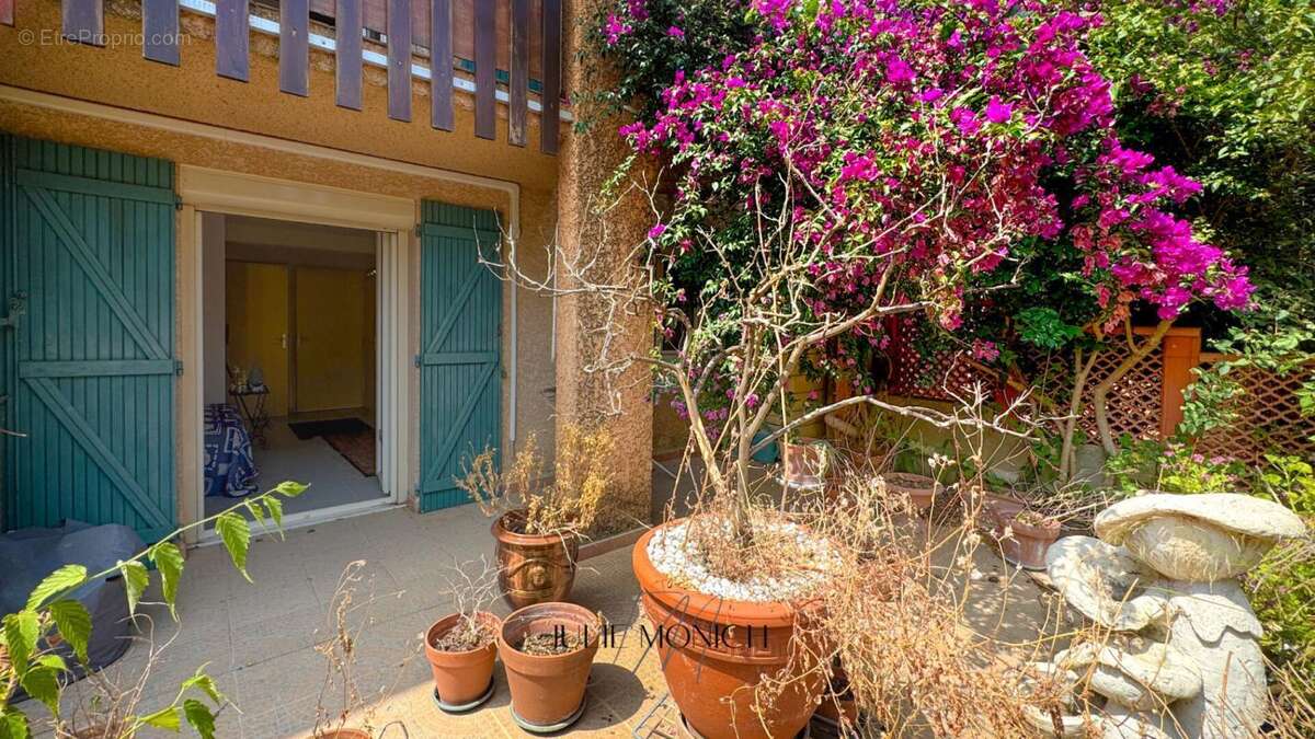 Maison avec vue mer, terrasses et garage - photo 12
