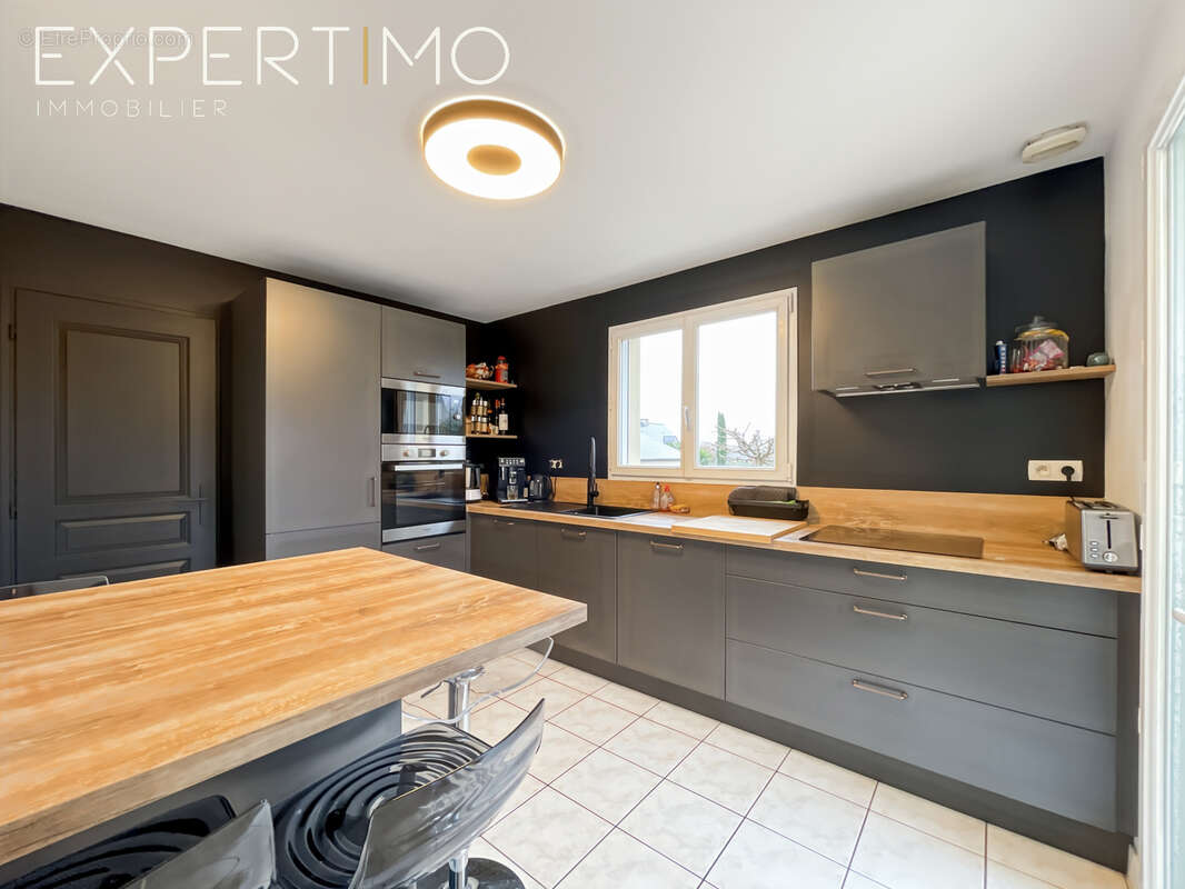 Maison à NOYAL-SUR-VILAINE