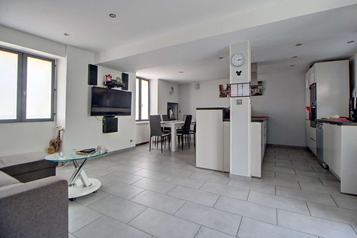 Maison à VERNEUIL-SUR-SEINE