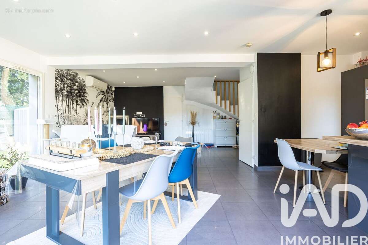 Maison 110 m² à Rochefort-Du-Gard  - photo 7