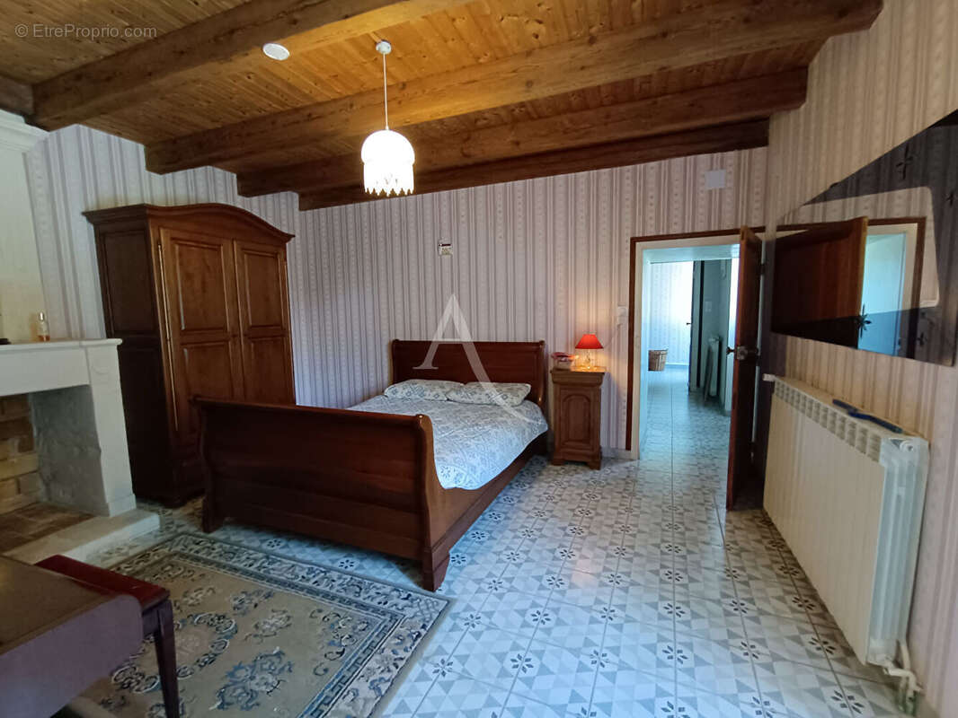 Maison à SAINT-NAZAIRE-SUR-CHARENTE