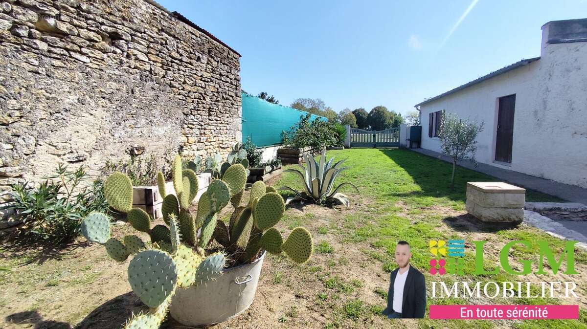 Maison à LE GUE-DE-VELLUIRE