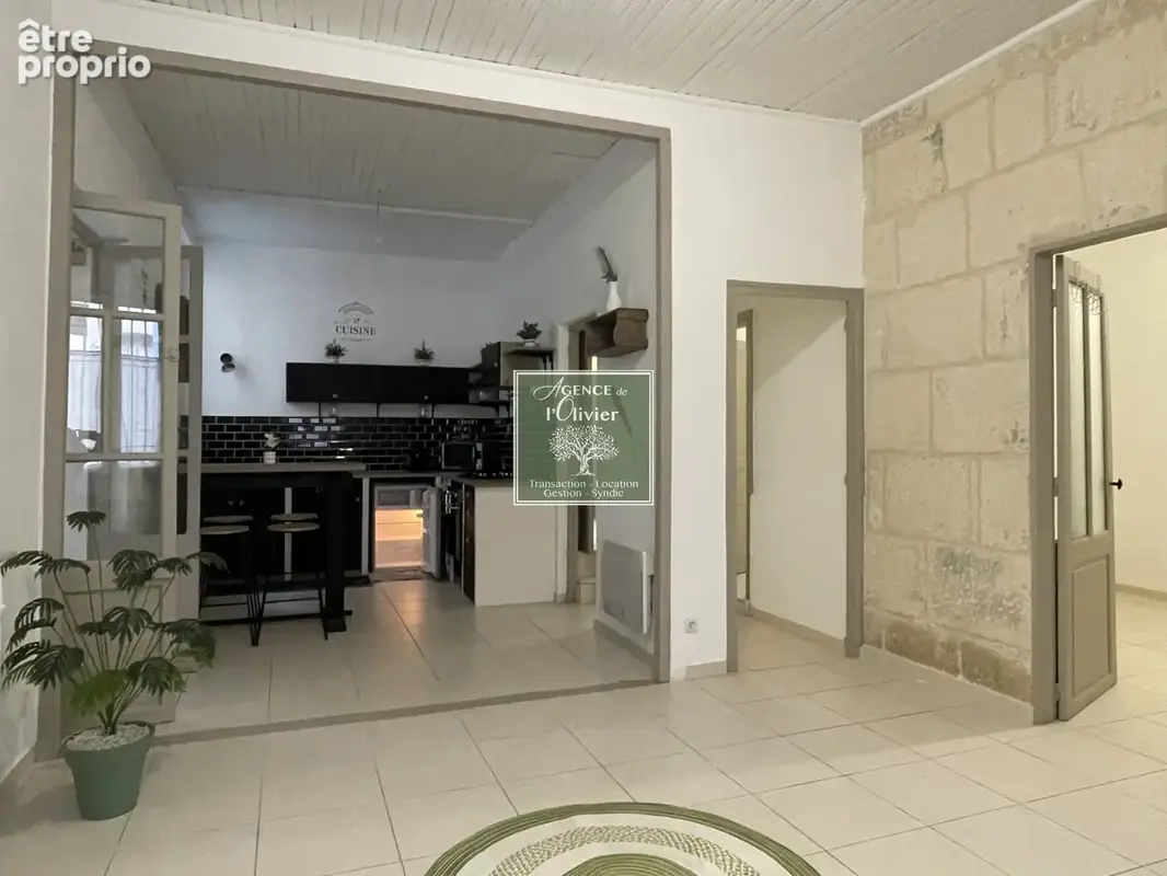 TARASCON - Appartement en RDC de 65 m2 avec cour - photo 4
