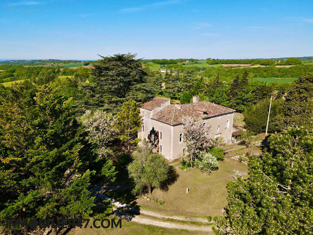 Maison à MADAILLAN