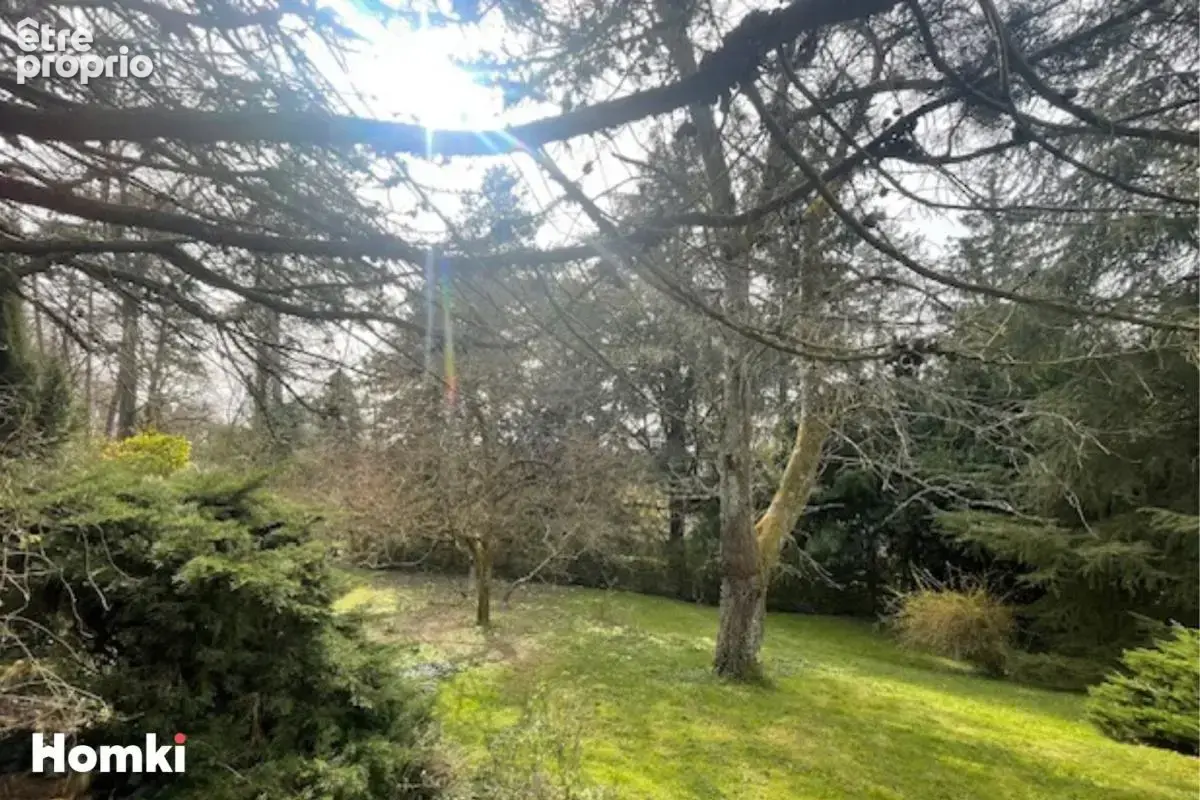 Terrain de 749 m² à Charbonnières-les-Bains 69260, Rue Benoît Bennier - photo 3