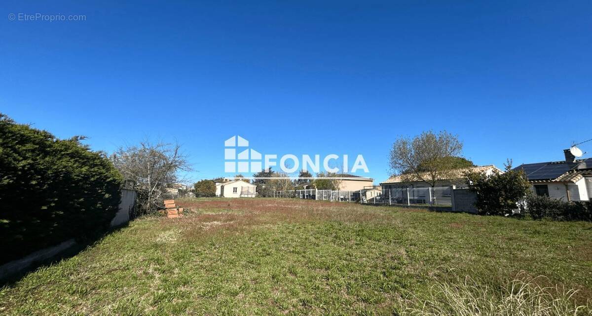 Terrain à LAUNAGUET