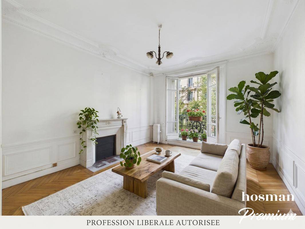 Appartement à PARIS-18E