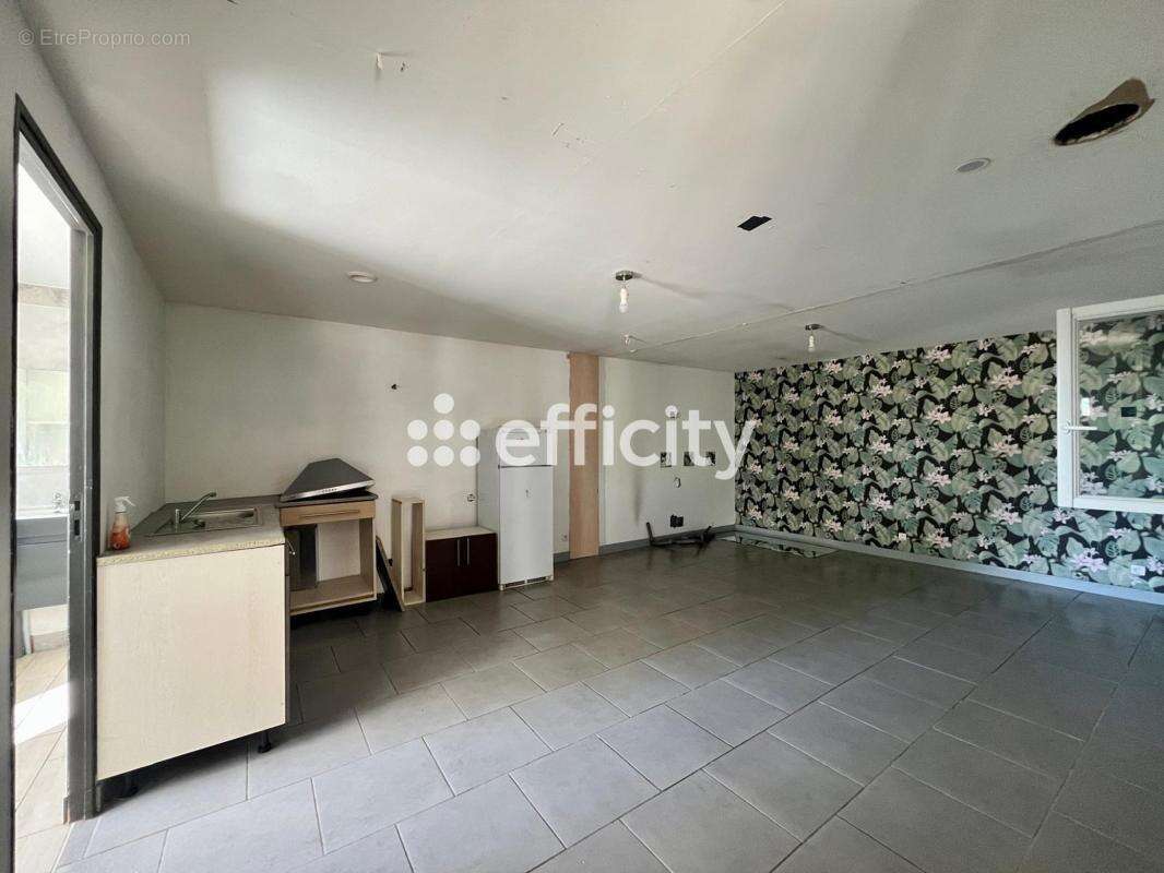 Maison à VENDEUVRE-DU-POITOU