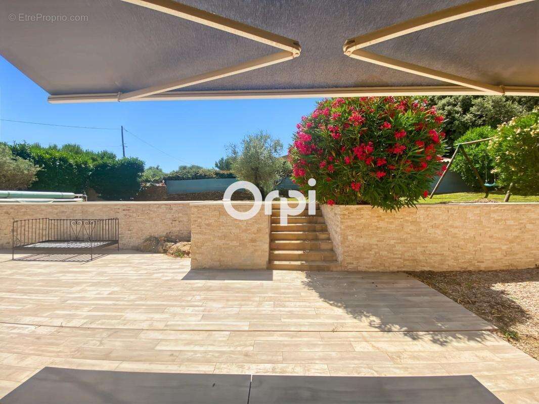Villa T6 de 168 m2 de plain pied, jardin, piscine, garage - photo 13