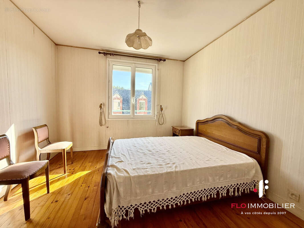 Maison à BRICQUEBEC