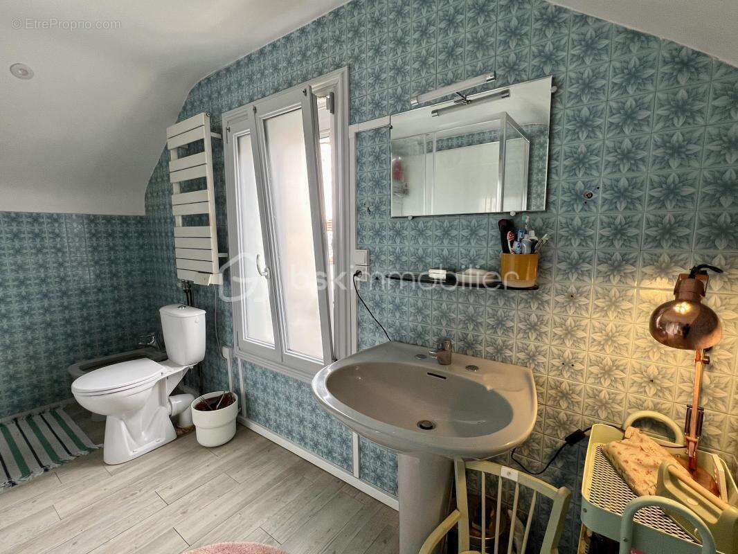Maison des années 1930 pleine de charme avec dépendances et fort potentiel professionnel ou locatif - photo 12