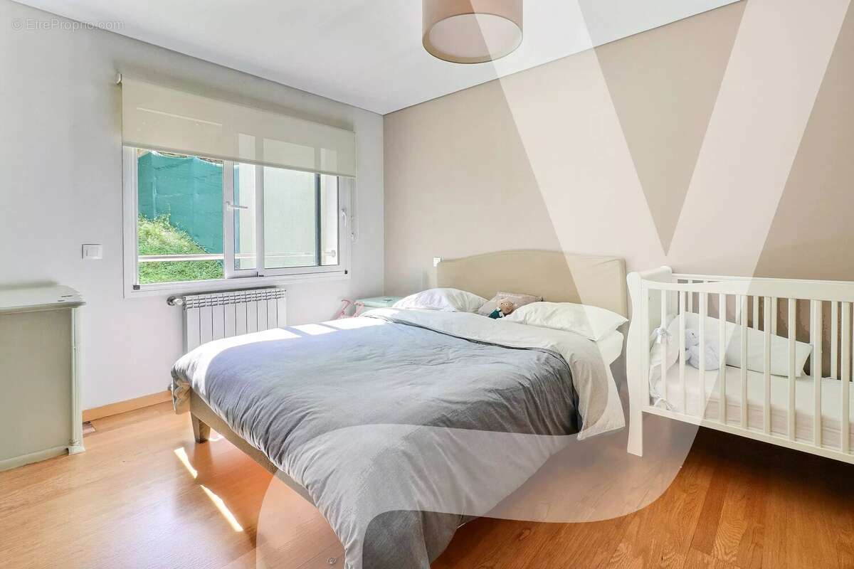 Chennevières-sur-Marne à la limite de La Varenne - Maison familiale de 6 pièces - photo 5
