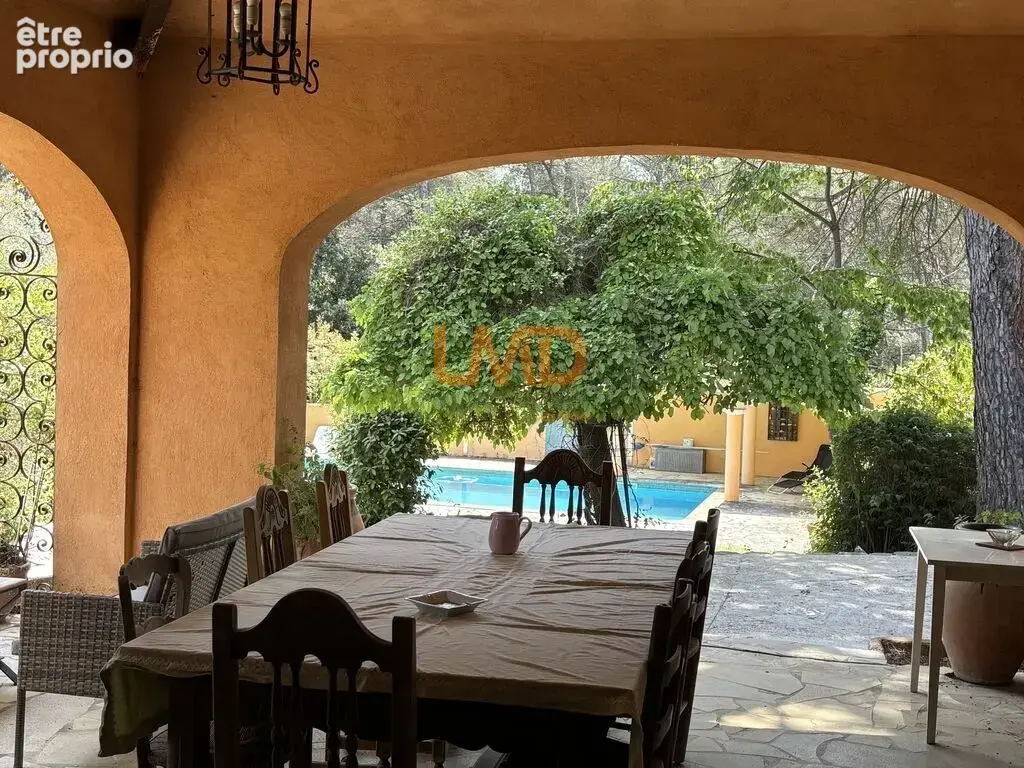 maison individuelle T7 240m² - photo 2