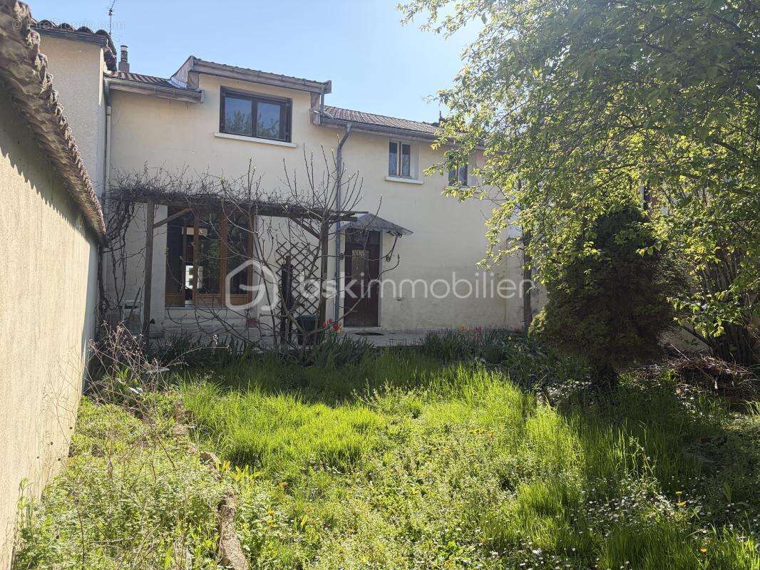 Maison à BOURGOIN-JALLIEU