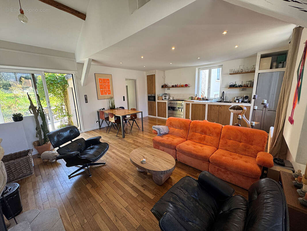 Maison à LES MESNULS