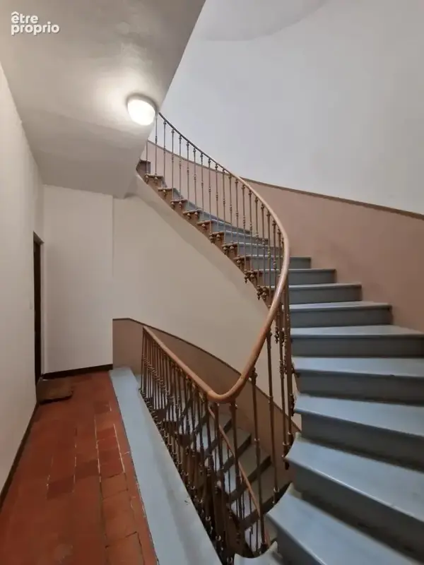 Agde, STUDIO, 30 m2, cuisine équipée, proche centre ville - photo 3