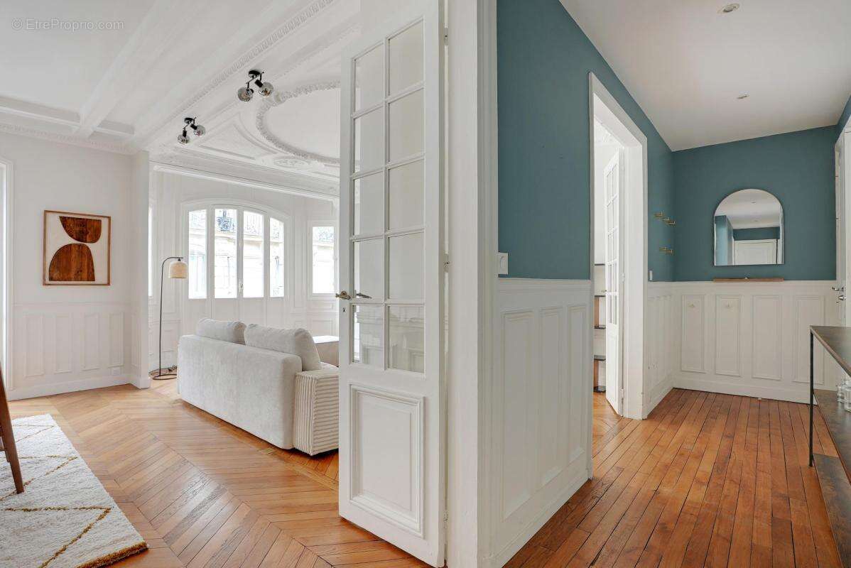 Appartement à PARIS-17E
