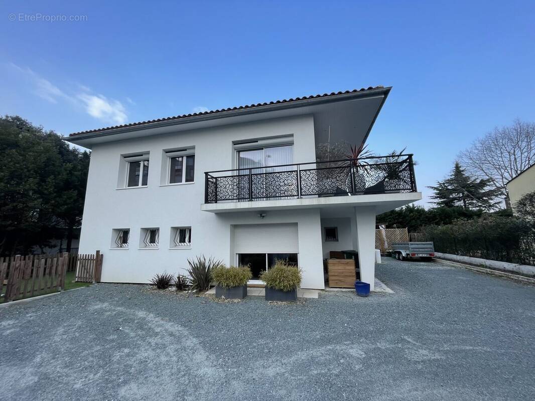 Maison à VILLENAVE-D'ORNON