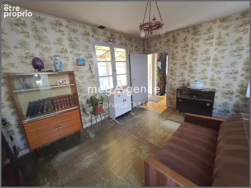 Maison avec patio et petit garage en centre ville - photo 3