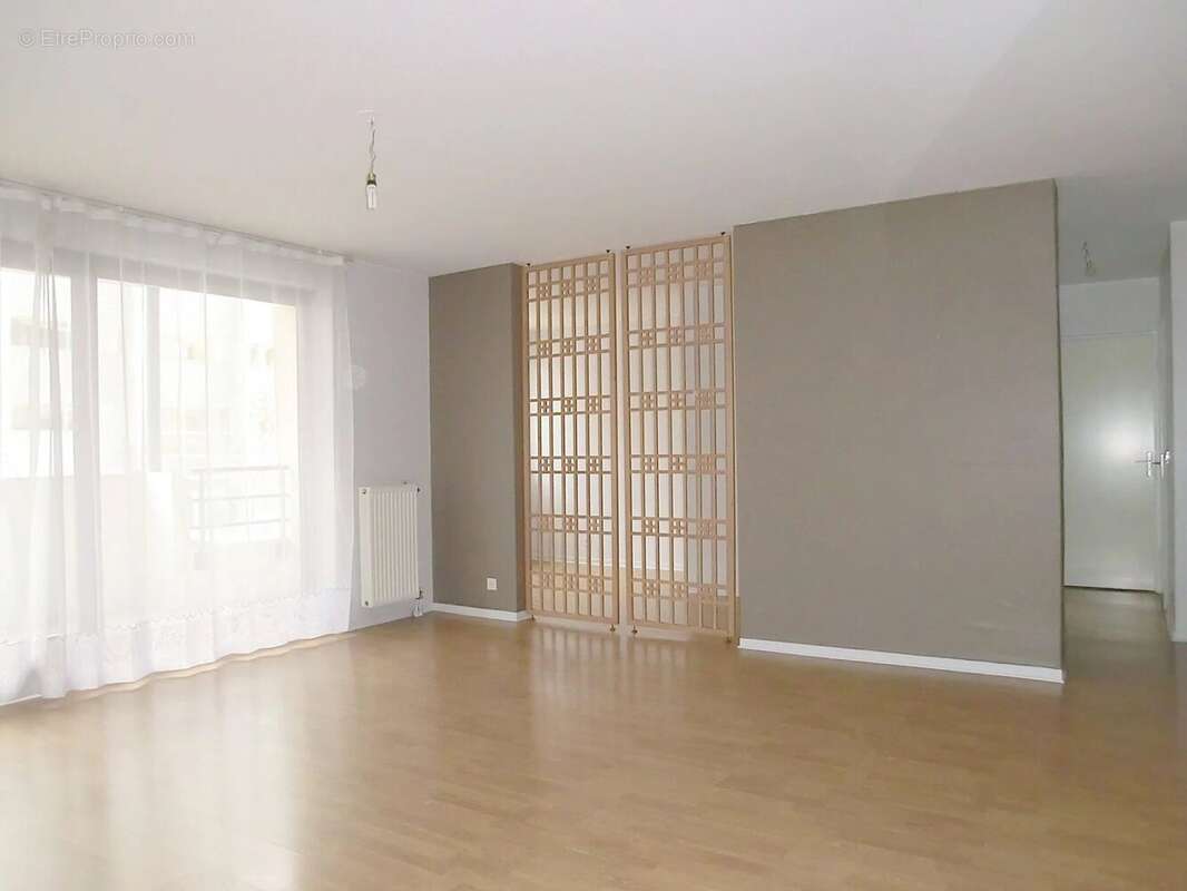 Appartement à MONTIGNY-LE-BRETONNEUX