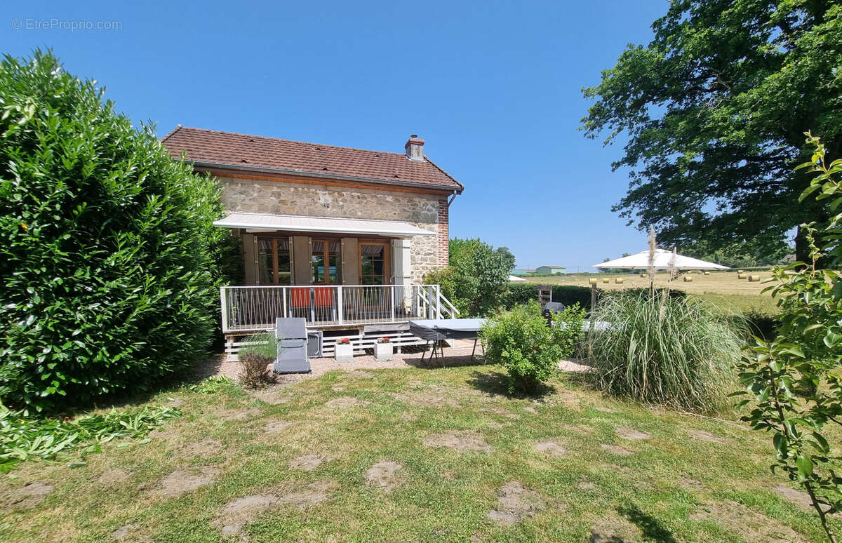 Maison à THIL-SUR-ARROUX