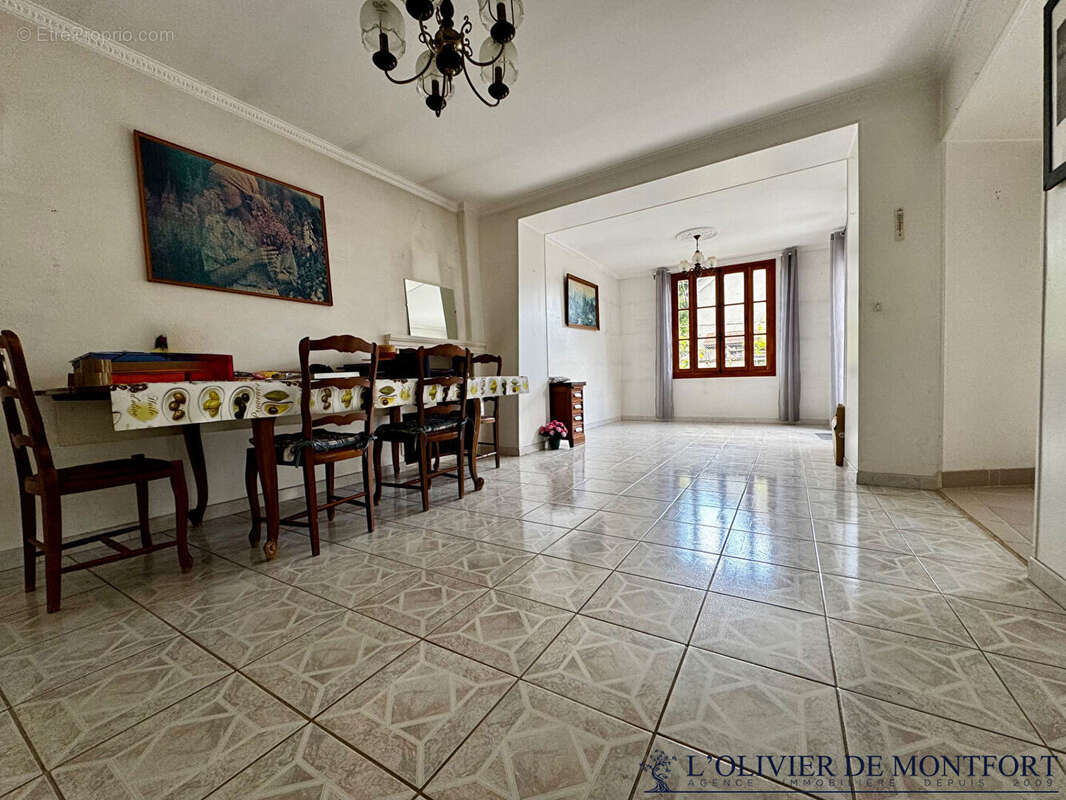 Maison à MONTFORT-L'AMAURY