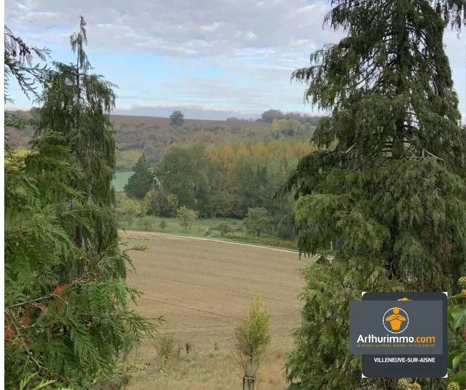 Maison à LONGUEVAL-BARBONVAL