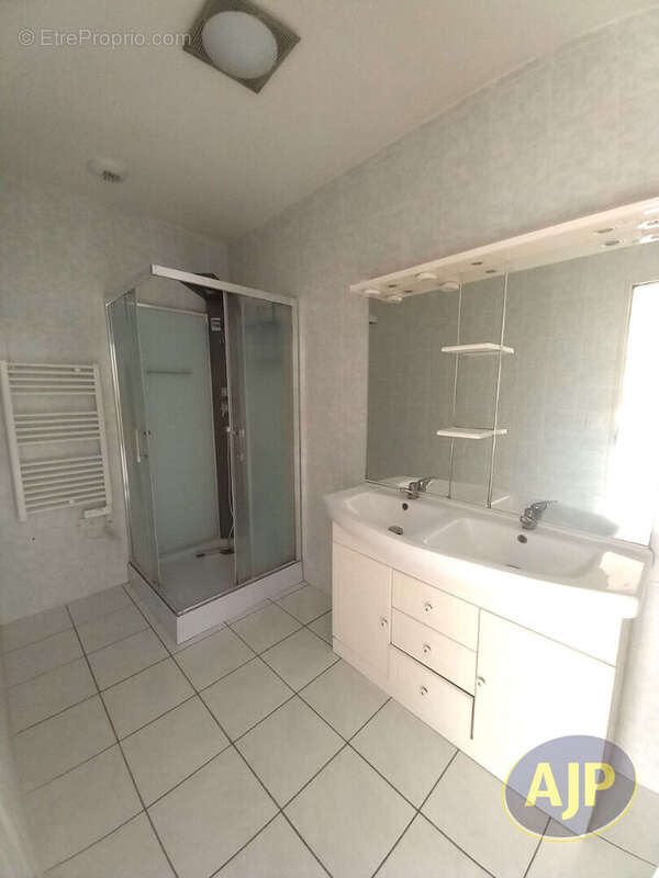 Maison à SAINT-GERMAIN-D&#039;ESTEUIL