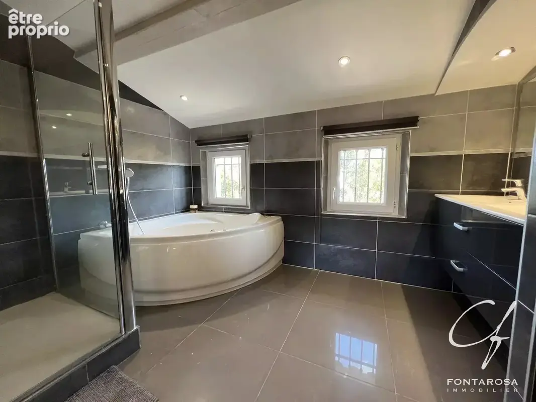 Villa  6  pièces - photo 17
