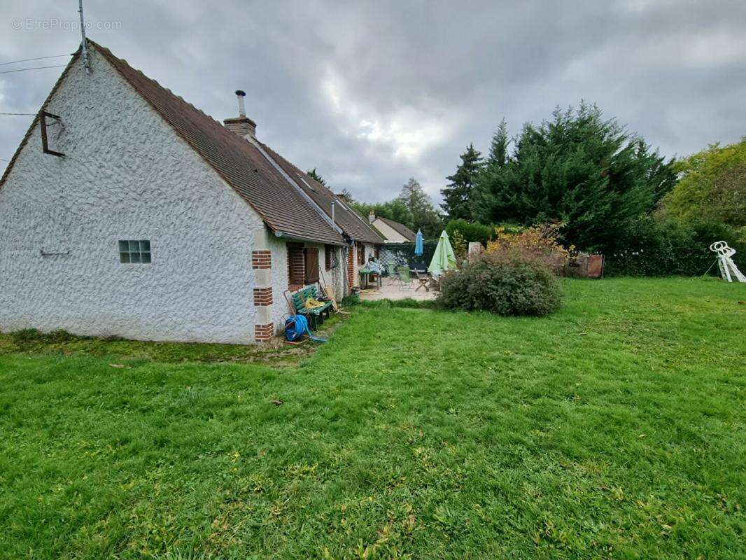 Maison à LES BORDES