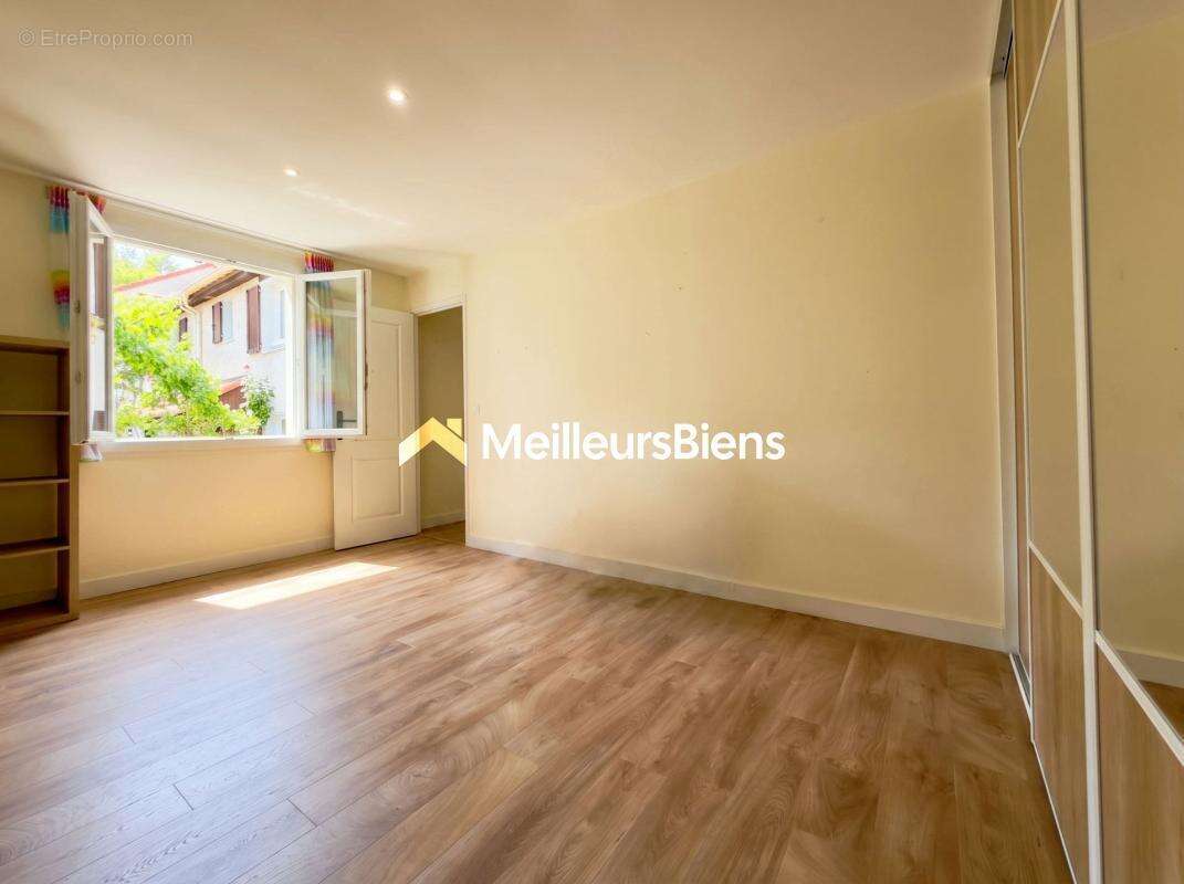 Maison familiale 5 chambres – 134 m² – Face au Lycée International – Saint-Germain-en-Laye - photo 11