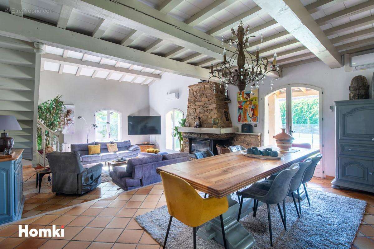 MARIGNANE – Maison familiale authentique 8 pièces 200m2 avec piscine - photo 14