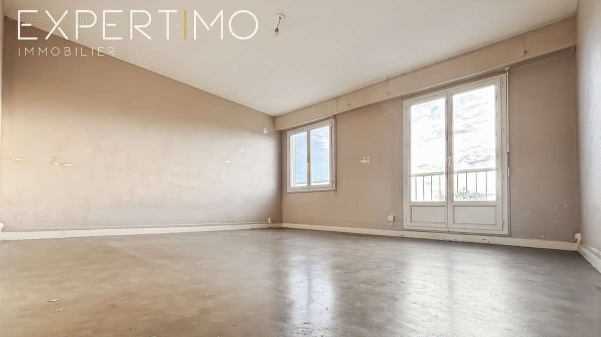 Appartement F3 lumineux à proximité du centre-ville d'Étampes - photo 2