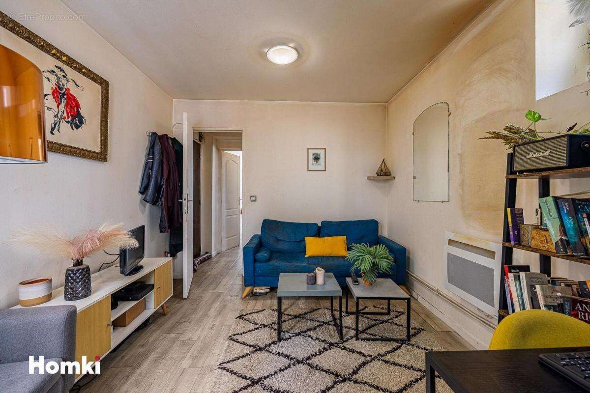Appartement T2 de 28 m2 à Paris 75018, Rue Jean Robert - photo 2