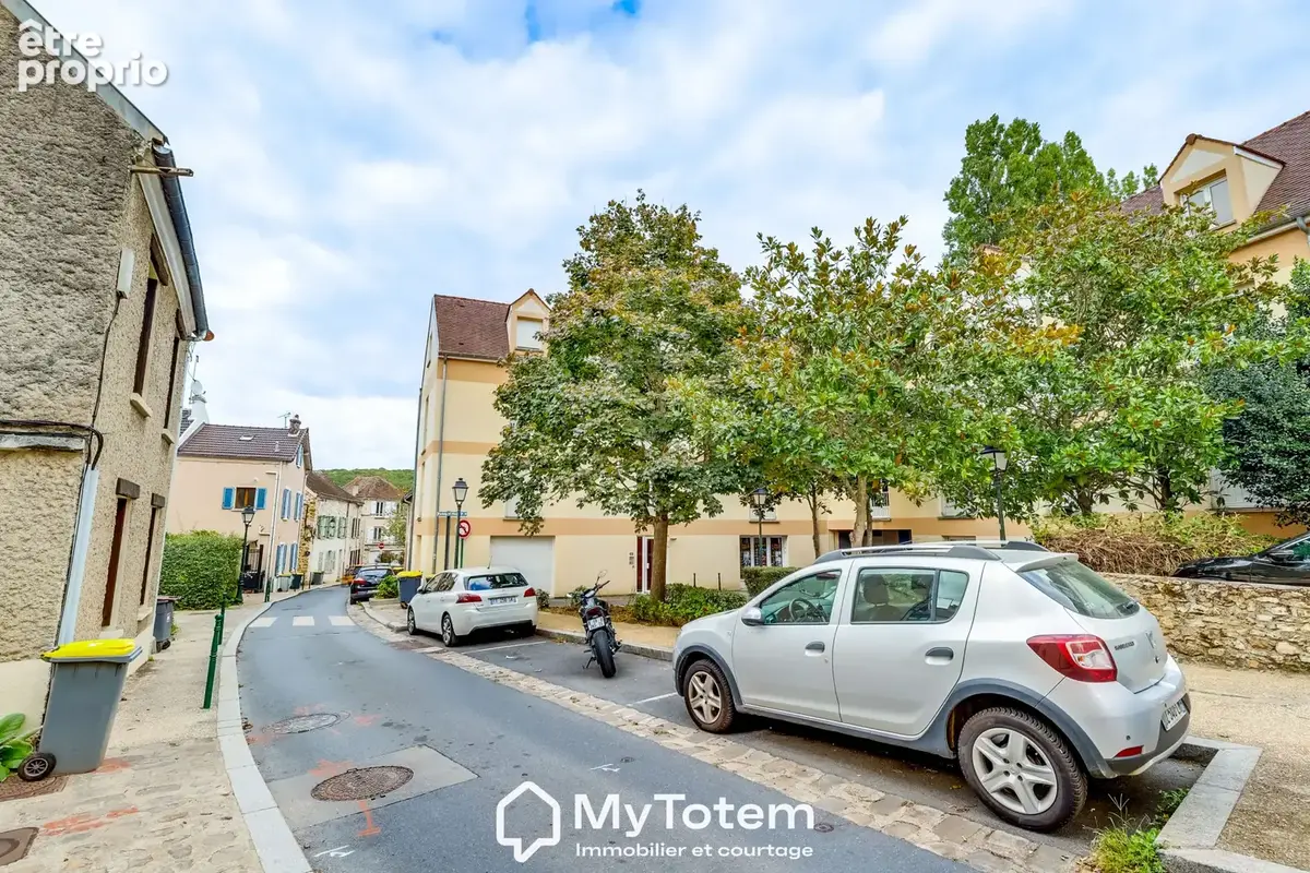 Superbe appartement entièrement rénové, où lumière, confort et qualité de vie se rejoigne. Ideal investissemen - photo 10