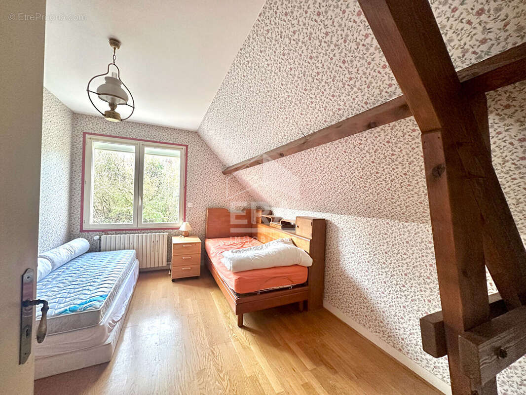 Maison à SAINT-PIERRE-LES-NEMOURS