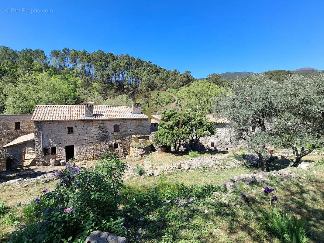 Mas en pierre   300 m2 hab   8 ha de terrain, Sud Ardèche - photo 6