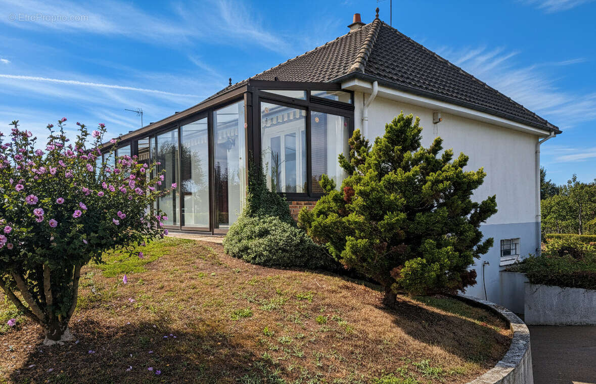 Maison à DANGE-SAINT-ROMAIN