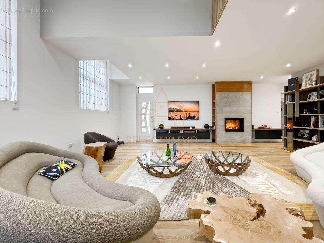 Authentique maison de 237m² rénovée avec goût - photo 7