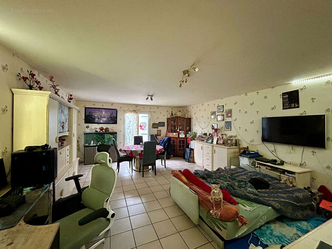 Maison à EXIREUIL