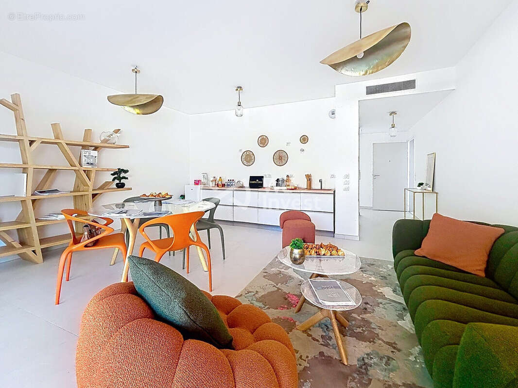 Appartement à SAINT-CLEMENT-DE-RIVIERE