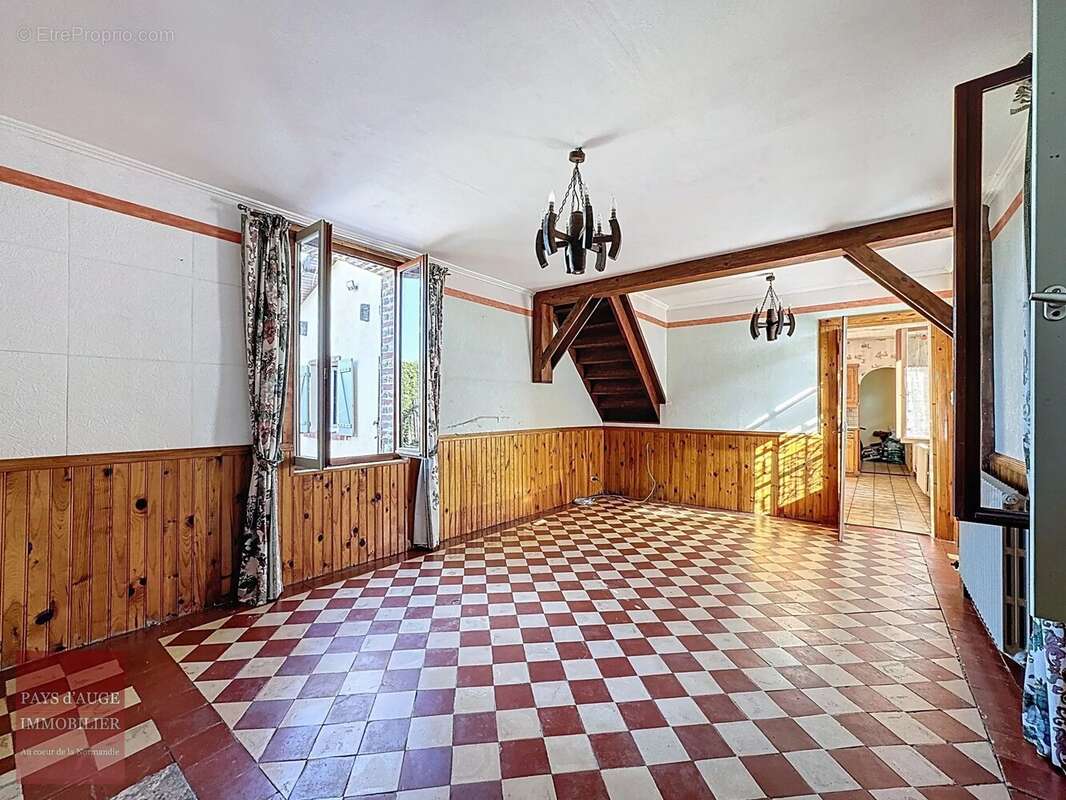 Maison à CASTILLON-EN-AUGE